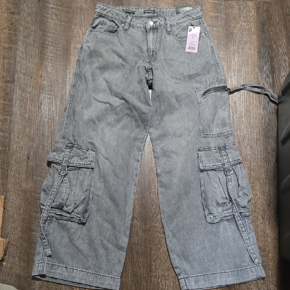 Gray Cargo Wide-Leg Crop Pants